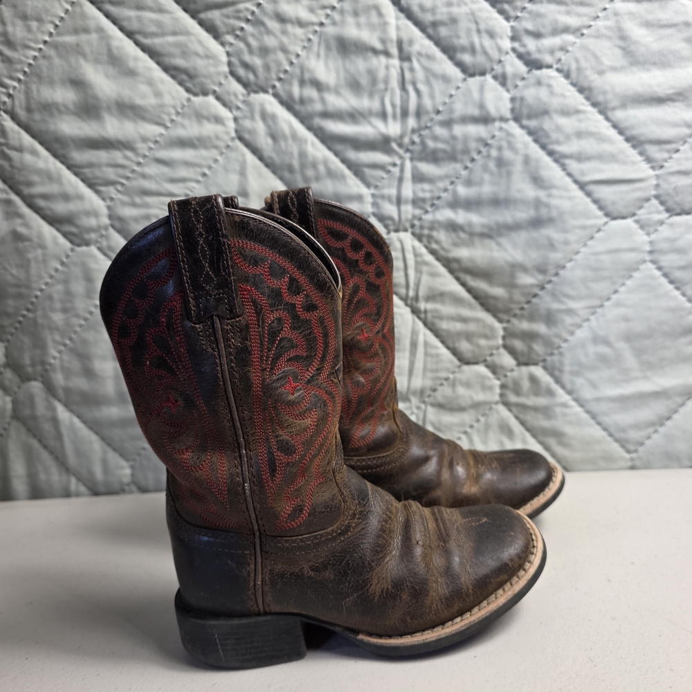 Ariat toddler Kids 
Size 8
Quickdraw Square Toe Cowboy Style Boots